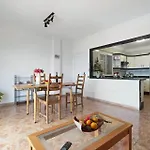 2-bed House Sleeps 4 With Free Parking Feriehus