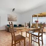2-bed House Sleeps 4 With Free Parking Feriehus *