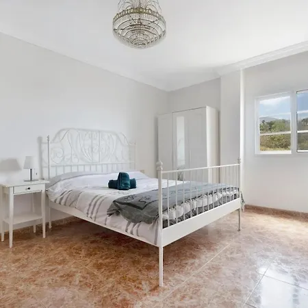 Stunning 2-bed House In Vakantiehuis