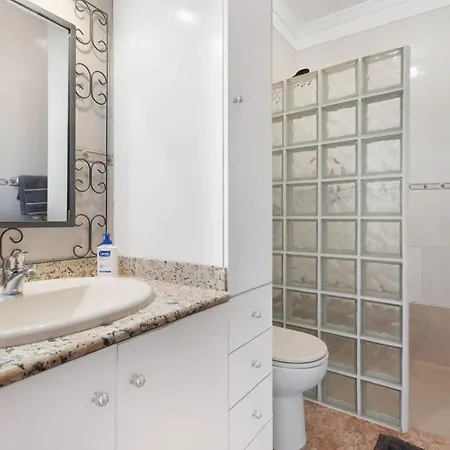 Stunning 2-bed House In Vakantiehuis Puerto de la Cruz (Tenerife)