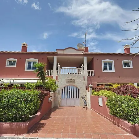 Stunning 2-bed House In Vakantiehuis *