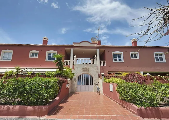 2-bed House Sleeps 4 With Free Parking Semesterbostad *