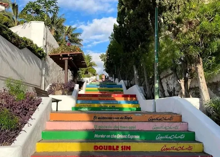 Semesterbostad 2-bed House Sleeps 4 With Free Parking *